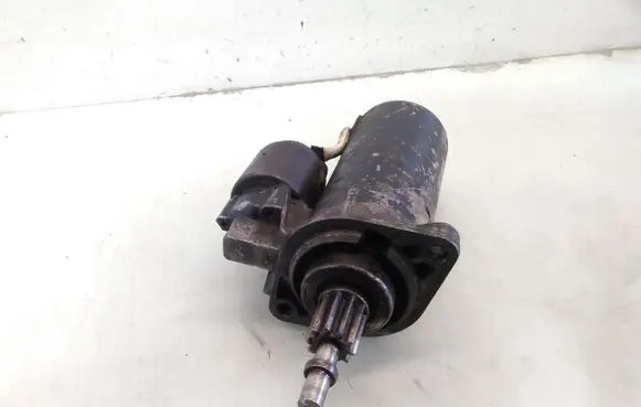 Volkswagen PASSAT B4 Starter motor 0123515003