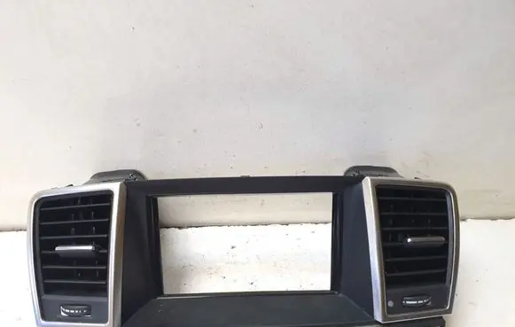 Mercedes-Benz ML W166 Dash center air vent grill A1668300854