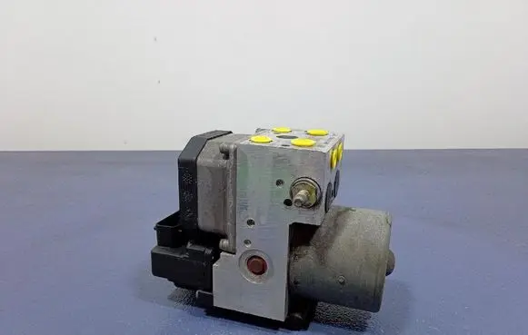 Audi A6 S6 C5 4B ABS Pump 8E0614111C
