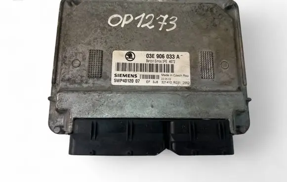 Skoda Fabia Mk1 (6Y) Engine control unit/module ECU 03E906033A
