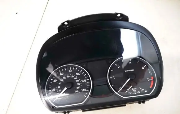 BMW 1 E81 E87 Speedometer (instrument cluster) 102498298 1024982-98