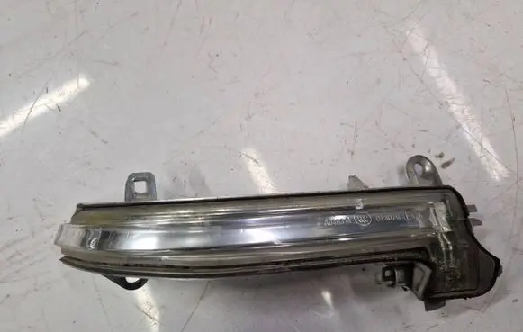 BMW 1 F20 F21 Mirror indicator light 7280772