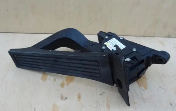 KIA Sportage Accelerator throttle pedal GGC1363A-2S100