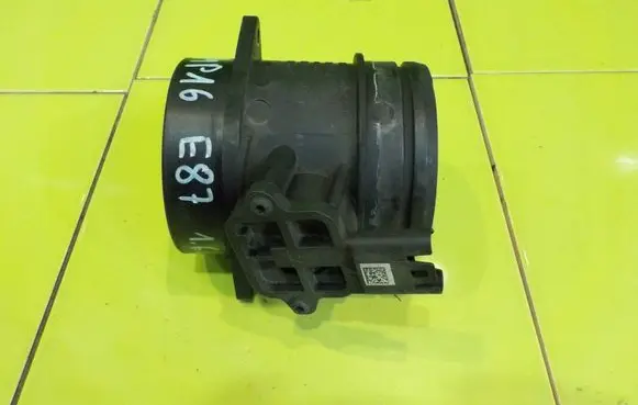 BMW 1 E81 E87 Mass air flow meter 7547822 MP16