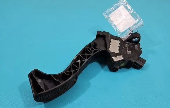 Toyota RAV 4 (XA40) Accelerator throttle pedal 78110-0W040 IMPRK1484902