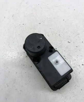 Volkswagen PASSAT B4 Central locking vacuum pump 1H0962257G
