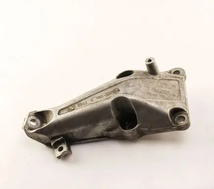 BMW 1 E81 E87 Engine mounting bracket 6760307