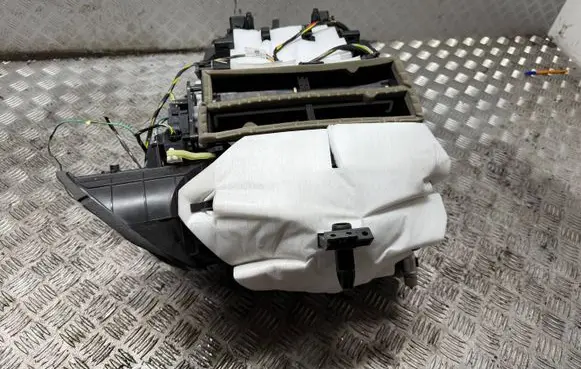 Opel Crossland X Interior heater climate box assembly YP00000280