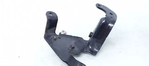 Jaguar XF X250 Engine mounting bracket 6R8Q6C693AC