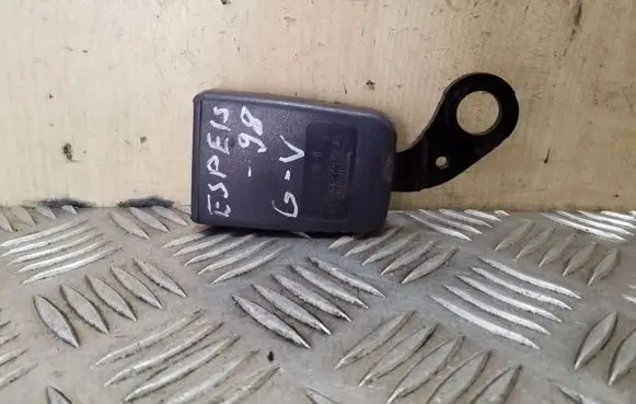 Middle seatbelt buckle (rear)