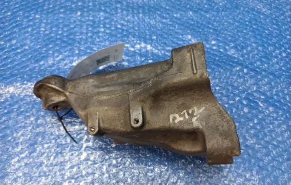 Mercedes-Benz E W212 Engine mounting bracket A6512233404