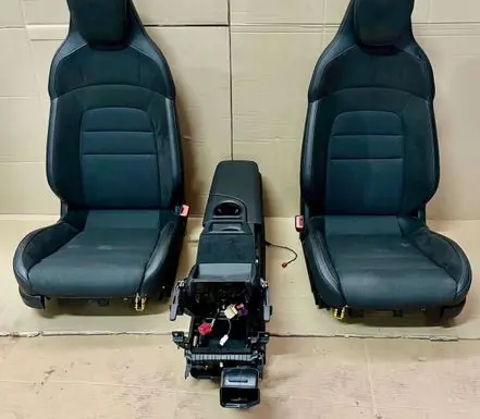 Porsche Taycan 9J1 Seat set 554M8959760B