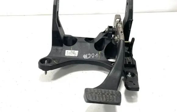 Chevrolet Volt I Brake pedal 22874998 984152