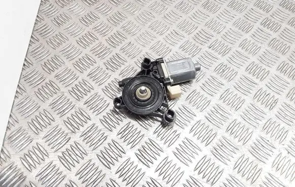 Volkswagen Touran III Front door window regulator motor 5Q0959801C 0130822077