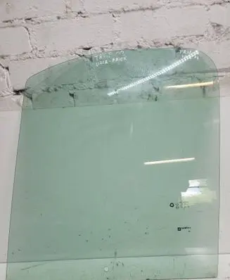Renault Trafic I Front door window/glass (coupe) 43R00048 DOT24AS2M68