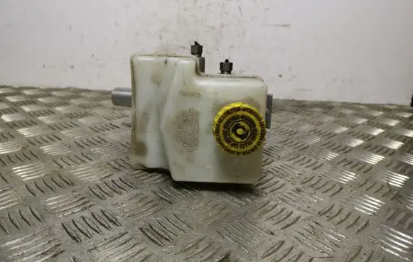 Jeep Grand Cherokee Master brake cylinder