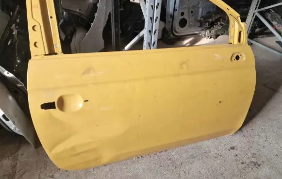 Fiat 500 Front door