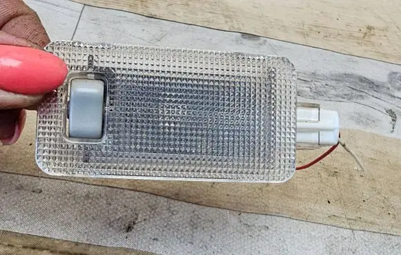 Toyota Prius (NHW20) Rear seat light