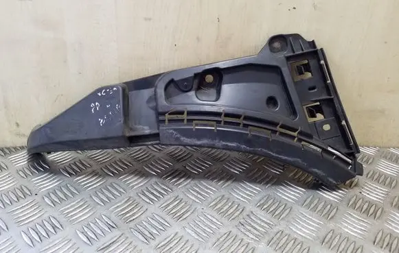 Volvo XC90 Front bumper mounting bracket 08620563