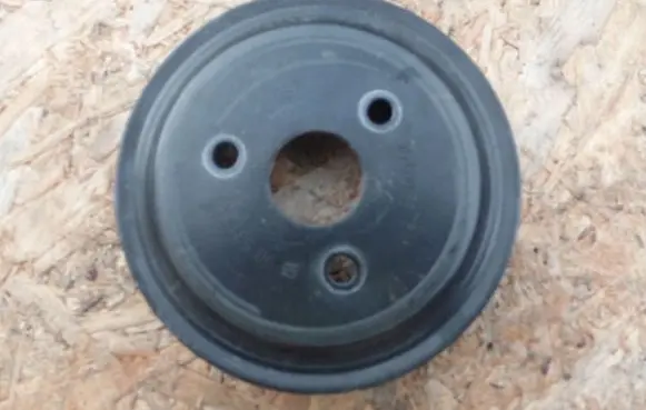 Opel Corsa D Water pump pulley 90531737
