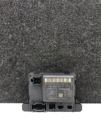 Mercedes-Benz Sprinter W906 Door control unit/module A9069000501 00005201 A906900050103