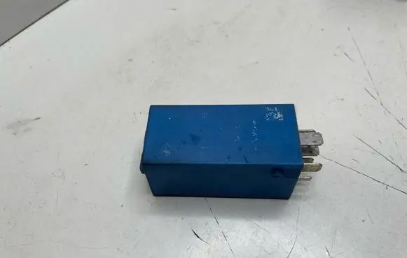 BMW 5 E39 Other relay 1383417