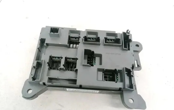 BMW X5 E70 Fuse box set B010105300 61982061