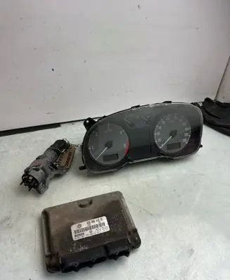 Skoda Octavia Mk1 (1U) Engine control unit/module 038906018BC 28SA3489 0281001755