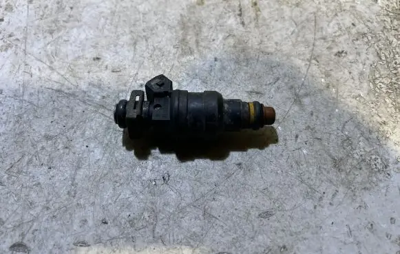 Audi A4 S4 B5 8D Fuel injector 0280150444