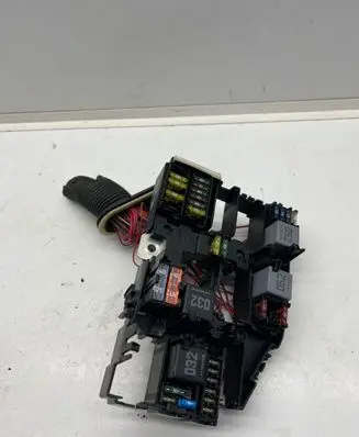 Mercedes-Benz A W177 Fuse module A1779069601 Q03ZGS005