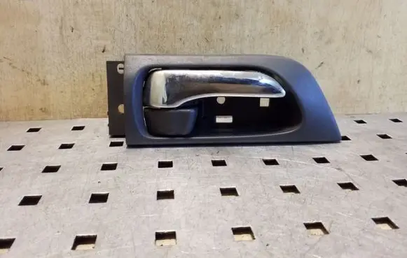 Toyota Land Cruiser (J120) Rear door interior handle 69273494W0