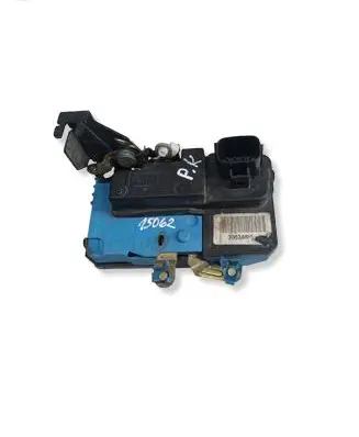 Volvo XC90 Front door lock 30634614