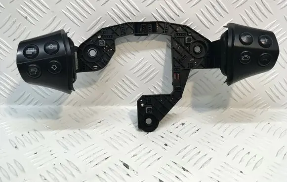 Mercedes-Benz A W169 Steering wheel buttons/switches A1698207310