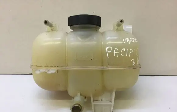 Chrysler Pacifica Coolant expansion tank/reservoir 68217323AA 62541BCAV 68249136AA