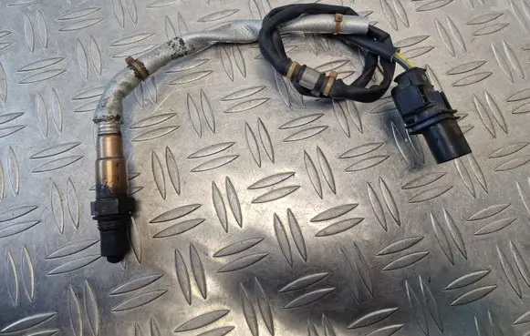Volkswagen PASSAT B6 Lambda probe sensor 06F906262H