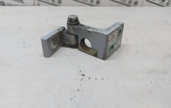 Seat Altea Rear door upper hinge 5P0833402A