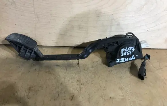 Peugeot 607 Accelerator throttle pedal 9651510780 0280755005 F00C3E2429