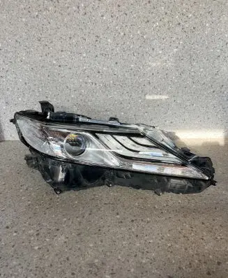 Toyota Camry VIII XV70 Headlight/headlamp