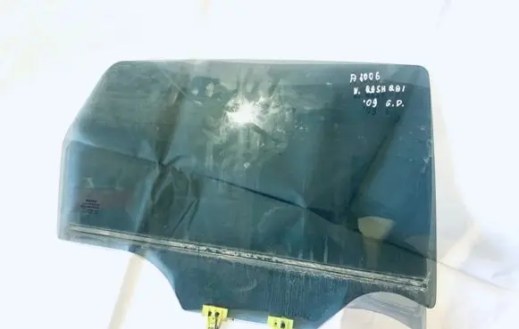 Nissan Qashqai Rear door window glass