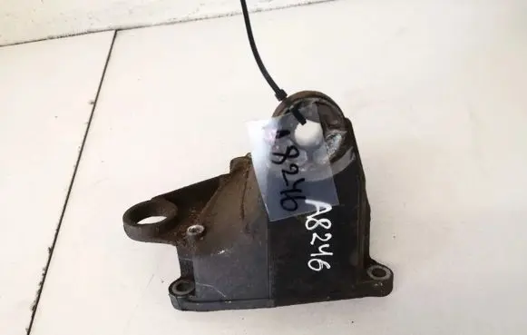 Volkswagen PASSAT B5 Engine mounting bracket