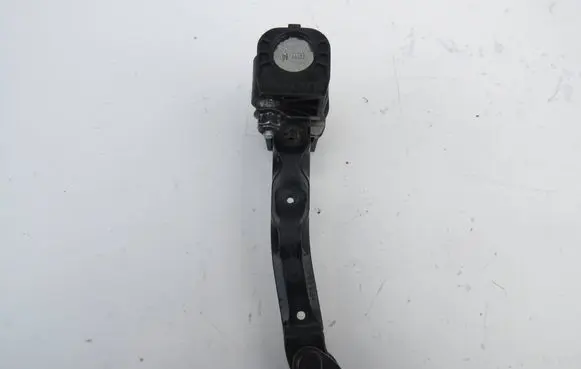 Volvo V70 Front door check strap stopper 31217753