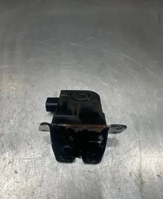 Loading door lock