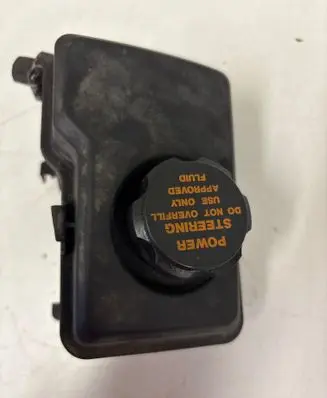 Volvo XC90 Power steering fluid tank/reservoir 8671269