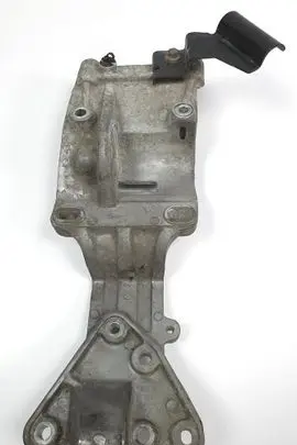 Volvo C70 Generator/alternator bracket 30750940