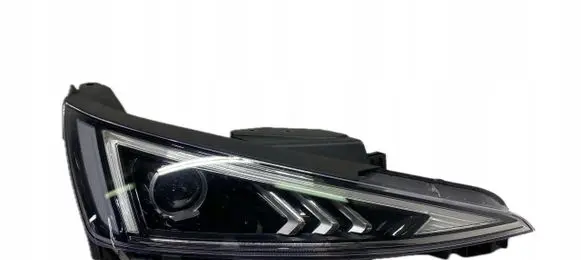 Hyundai Elantra VI Headlight/headlamp