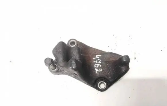 Mazda 6 Engine mounting bracket