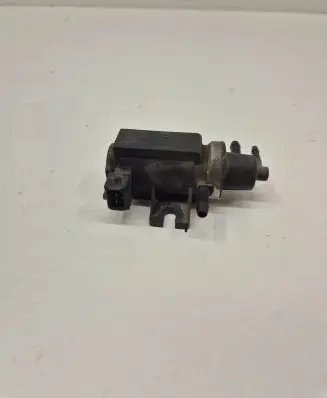 Vacuum valve