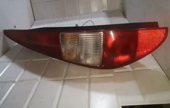 Ford Mondeo Mk III Rear/tail lights 1S7113405CF 1S7113405C