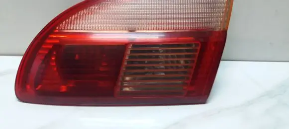 Toyota Avensis T220 Rear/tail lights