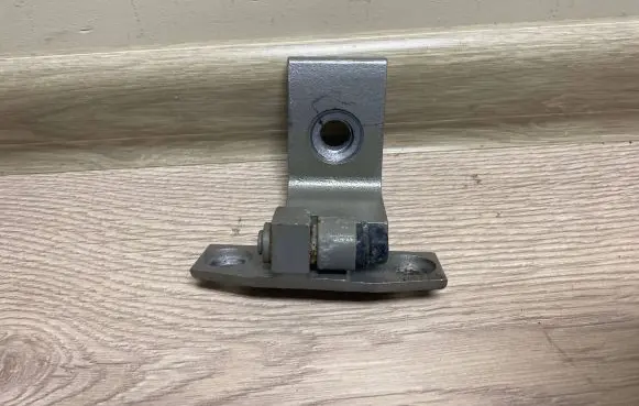 BMW X3 F25 Front door upper hinge 7205550